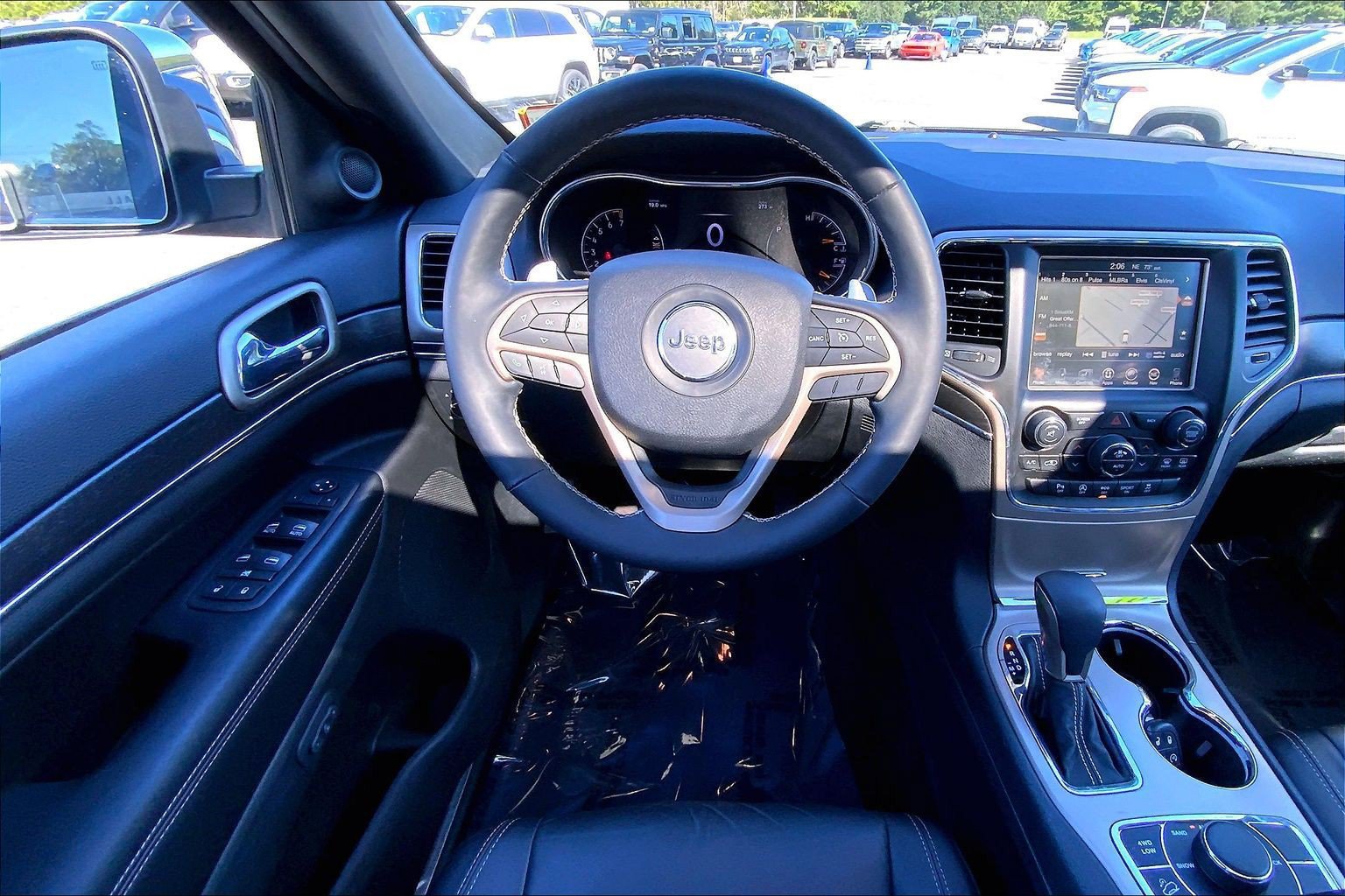 Used 2017 Jeep Grand Cherokee Limited w/ Trailer Tow Group IV AWD/4WD image 5