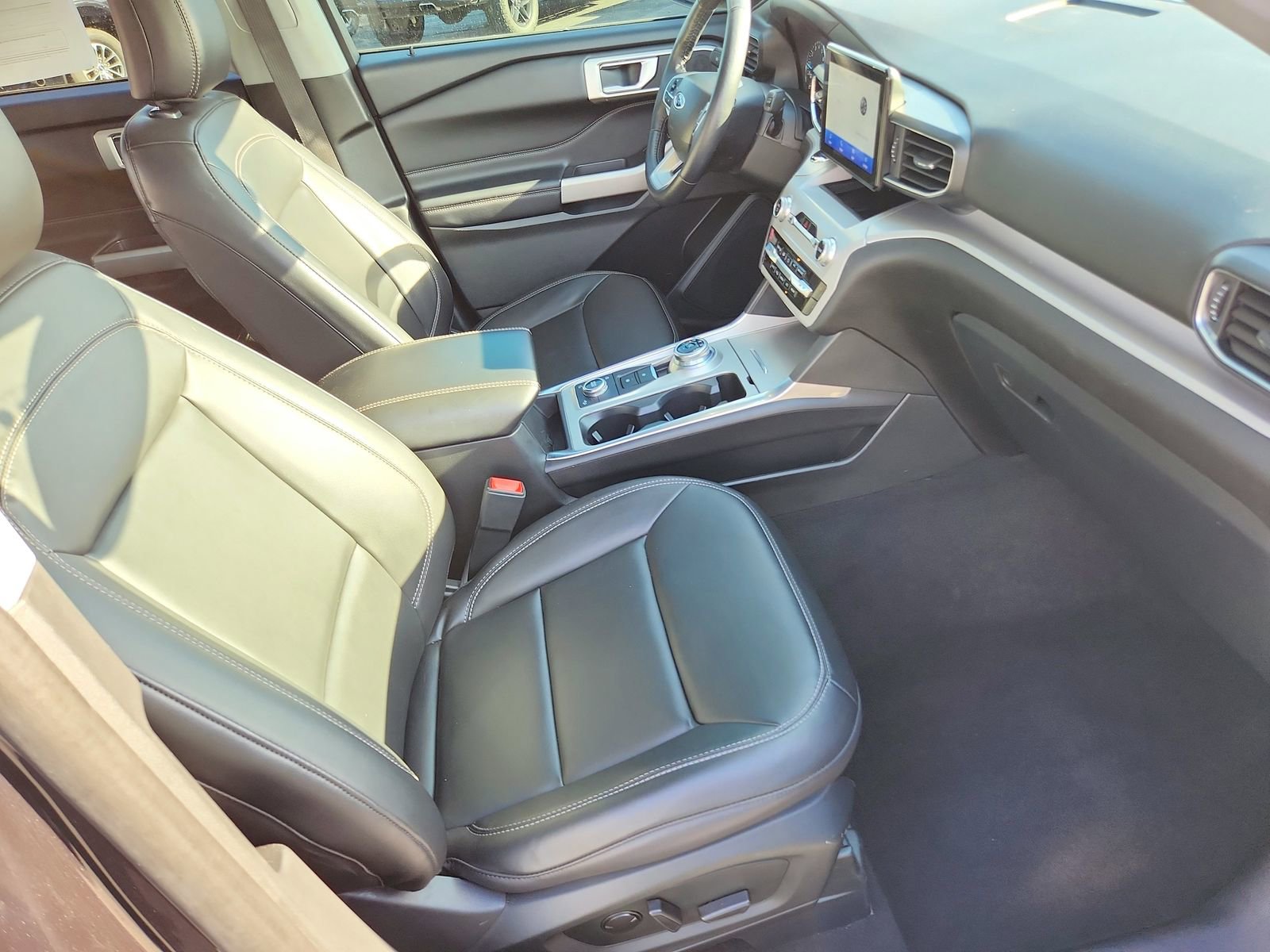 Used 2023 Ford Explorer XLT w/ Equipment Group 202A image 26