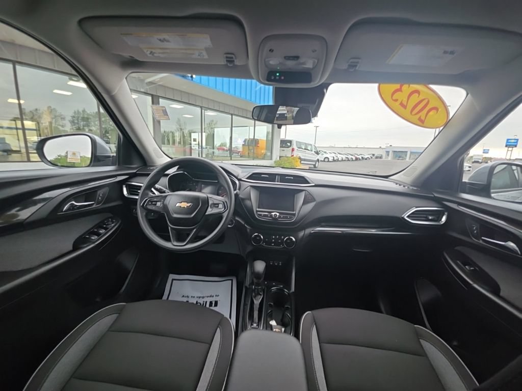 Used 2023 Chevrolet TrailBlazer LT FWD image 18