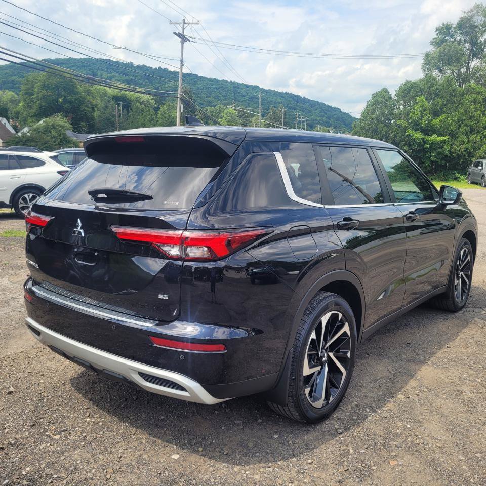 Used 2023 Mitsubishi Outlander SE AWD/4WD image 8