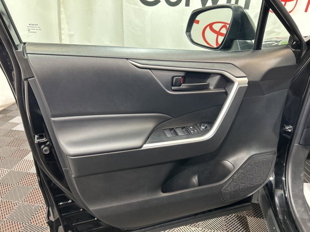 Used 2024 Toyota RAV4 LE image 21