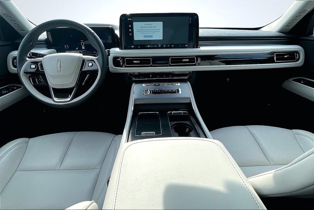 Used 2026 Lincoln Aviator 2WD image 9