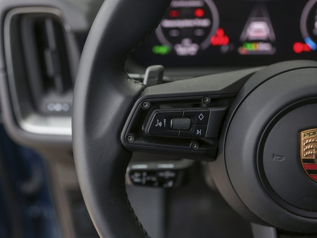 Certified 2025 Porsche Cayenne E-Hybrid AWD/4WD image 21