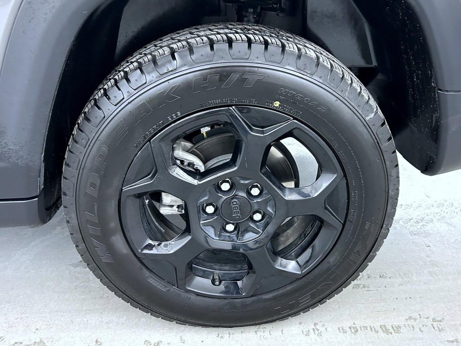 Used 2024 Jeep Compass Trailhawk image 22