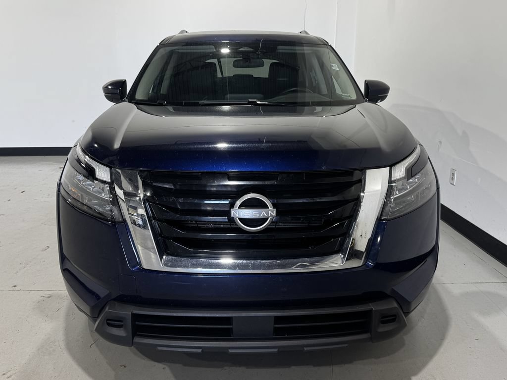 Used 2025 Nissan Pathfinder SV AWD/4WD image 11