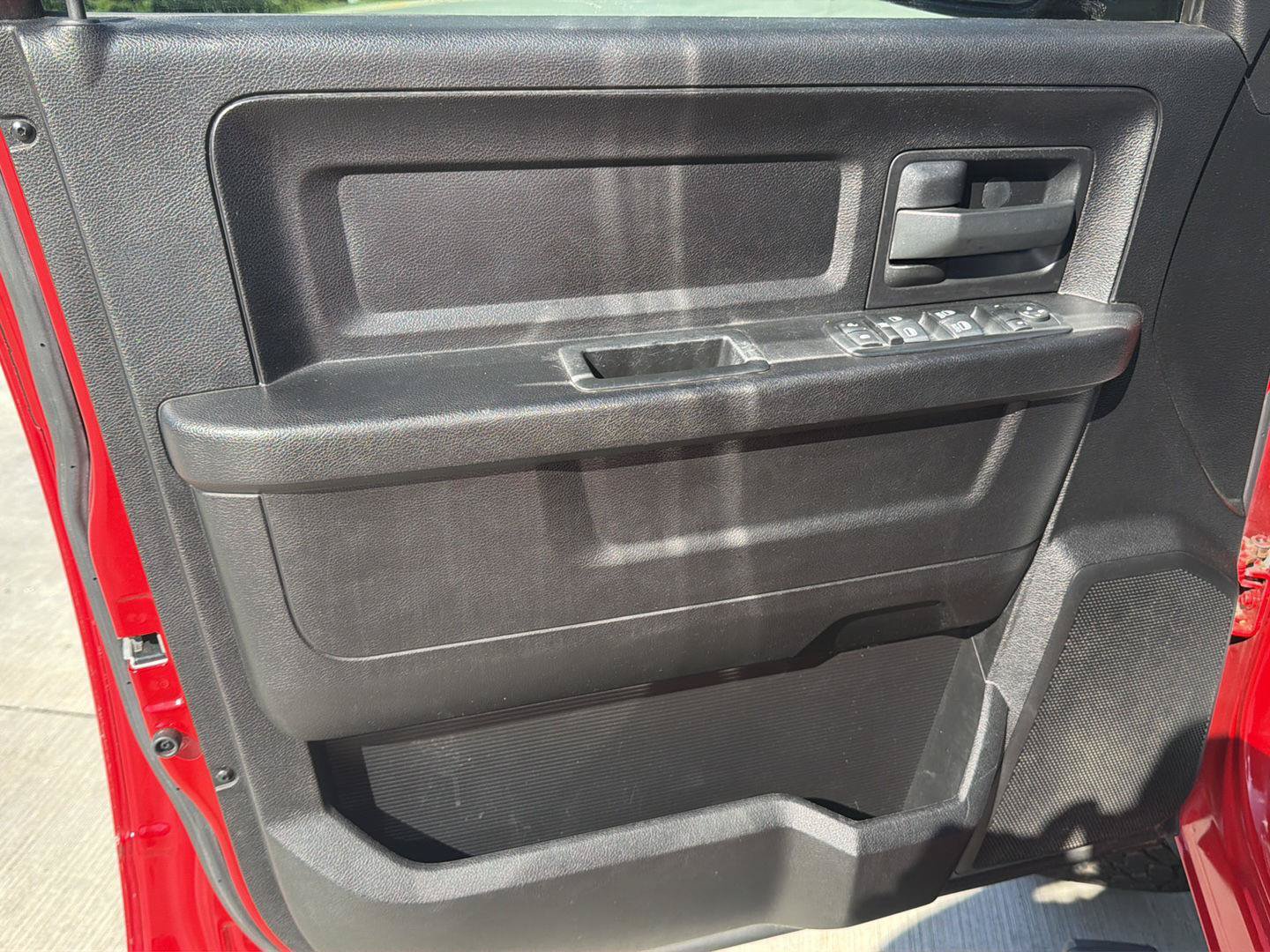 Used 2013 RAM 1500 Express AWD/4WD image 9