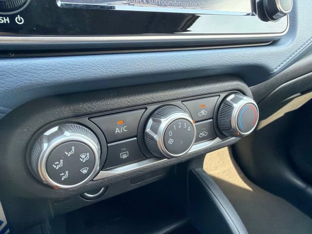 Used 2025 Nissan Versa SV w/ Trunk Package FWD image 20