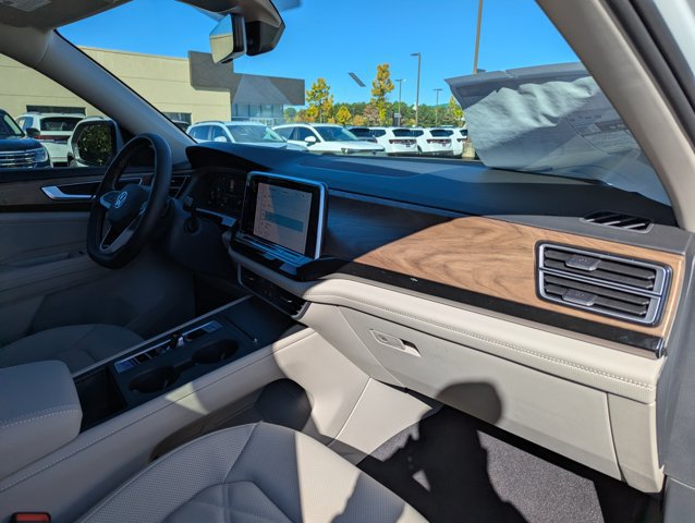 New 2026 Volkswagen Atlas SE FWD image 28