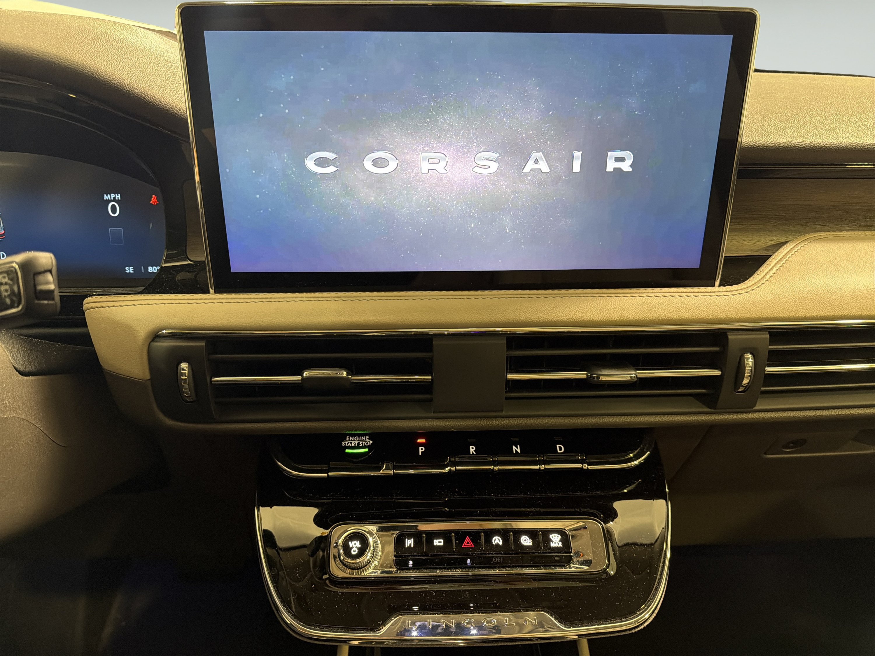 Used 2024 Lincoln Corsair Reserve w/ Equipment Group 202A FWD image 16