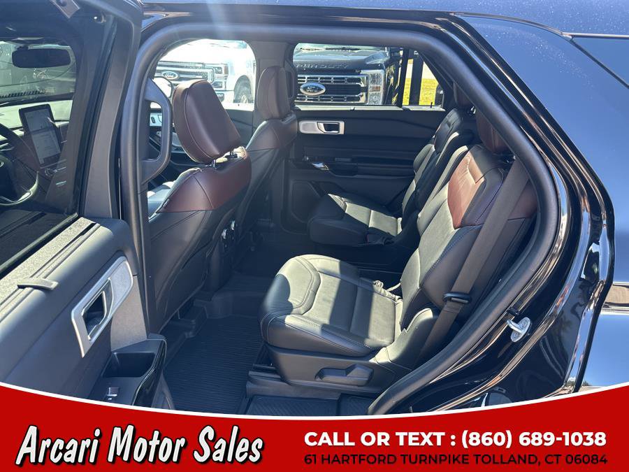 Used 2022 Ford Explorer Platinum w/ Equipment Group 601A image 18