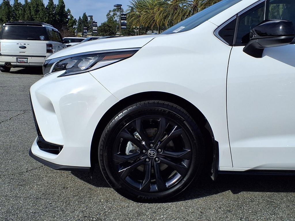 Used 2024 Toyota Sienna XSE image 15