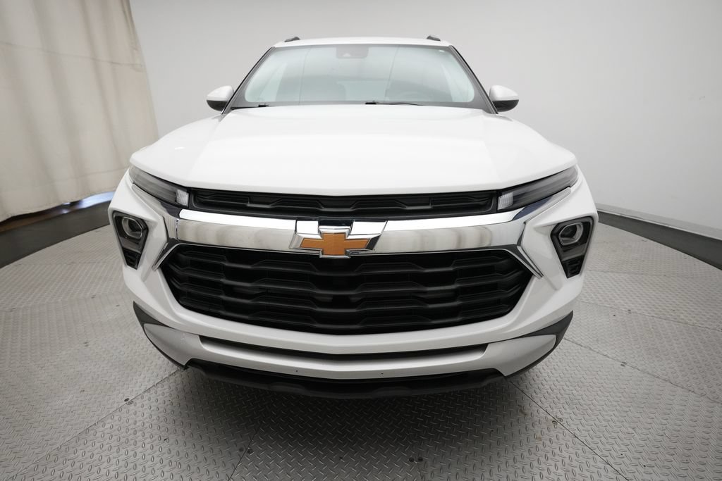 Used 2025 Chevrolet TrailBlazer LT w/ LT Cold Weather Package AWD/4WD image 11