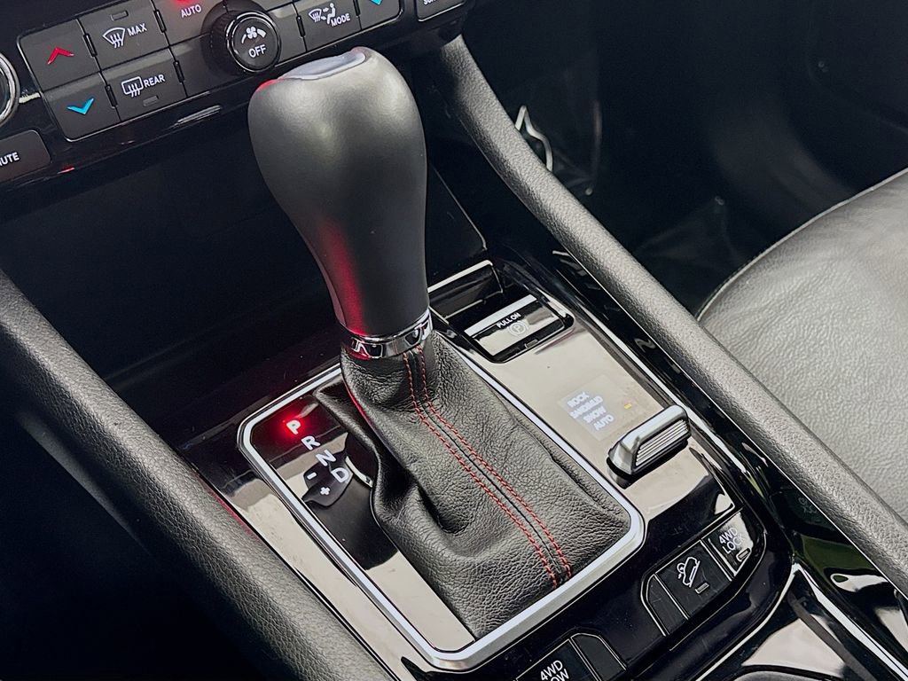 Used 2024 Jeep Compass Trailhawk AWD/4WD image 19