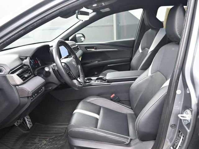 Used 2025 Toyota Camry SE FWD image 7