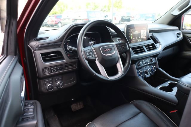 Used 2023 GMC Yukon SLT w/ SLT Luxury Package AWD/4WD image 18