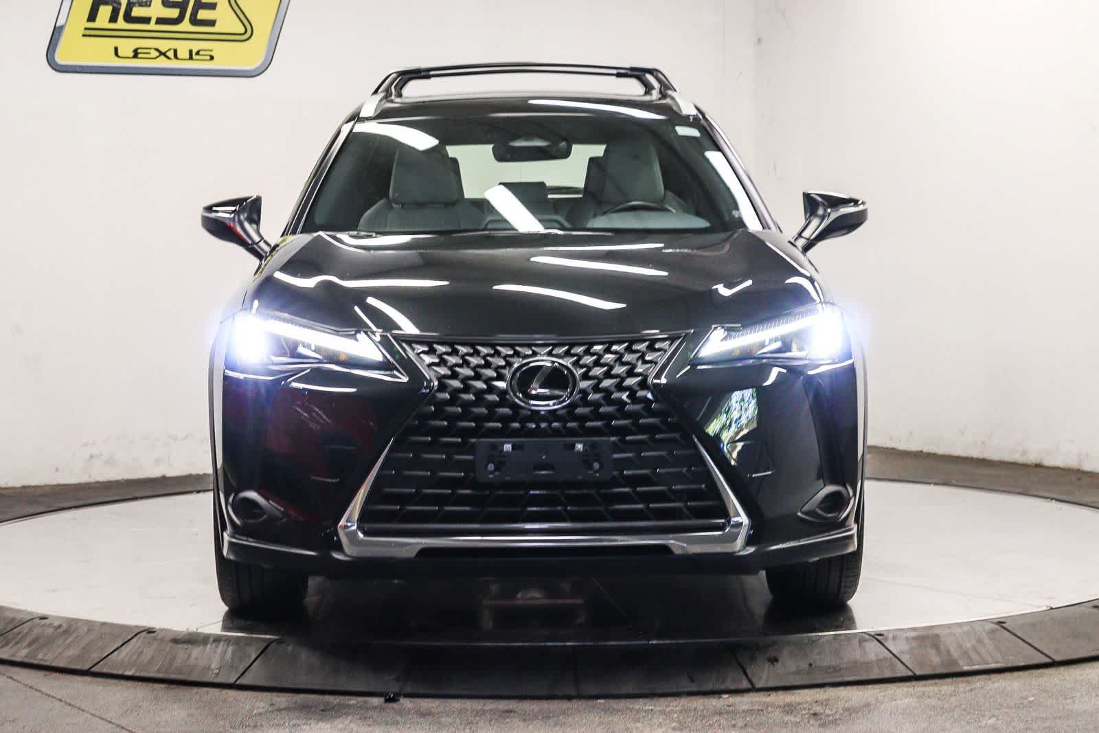 Certified 2025 Lexus UX 300h FWD w/ Accessory Package (Z2) image 6