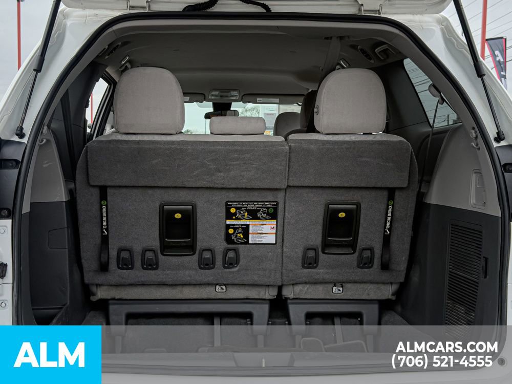 Used 2020 Toyota Sienna L FWD image 22