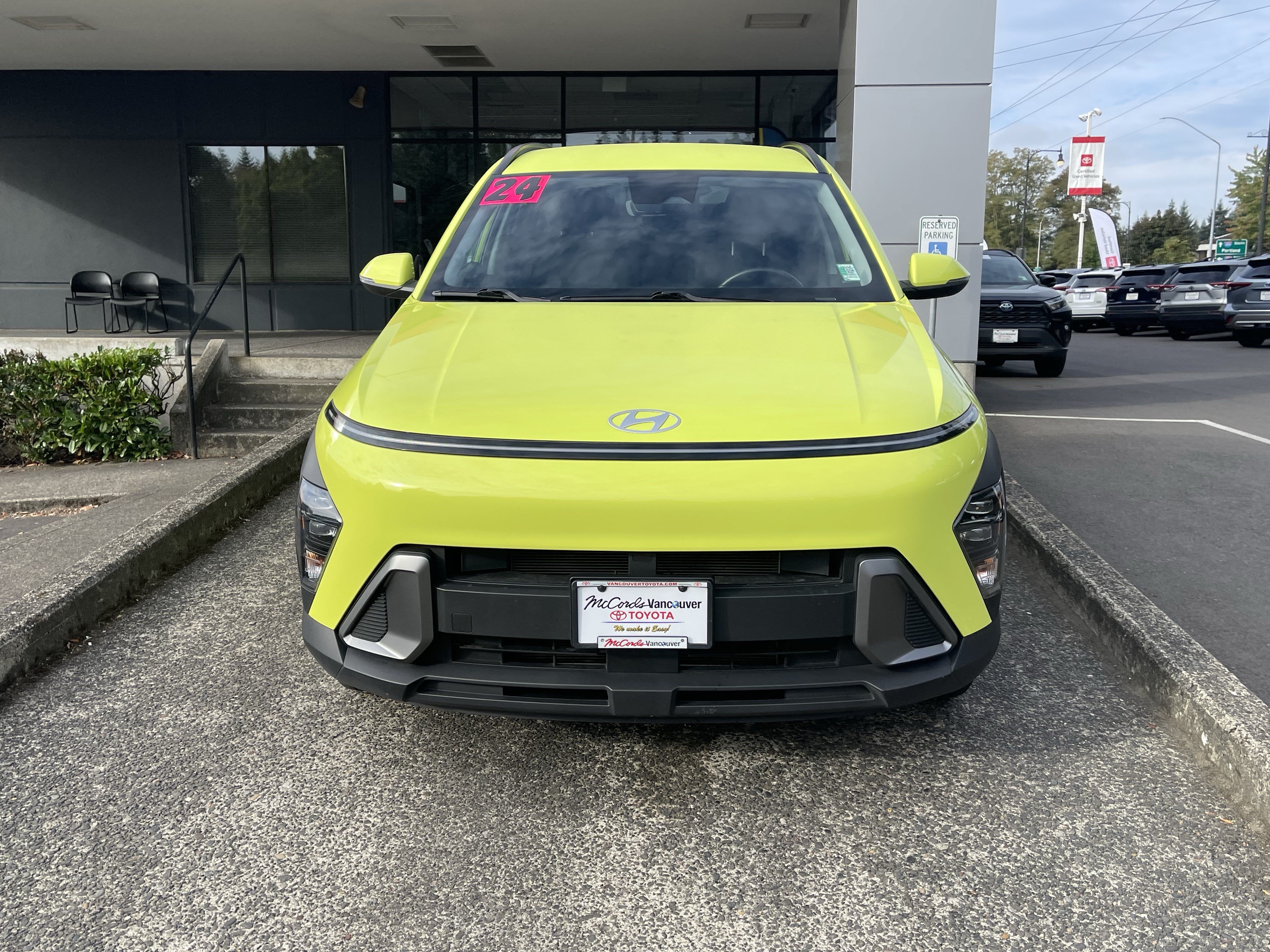 Used 2024 Hyundai Kona SEL w/ Convenience Package AWD/4WD image 3