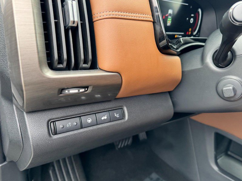 Used 2024 Nissan Pathfinder Platinum w/ Cargo Package image 14