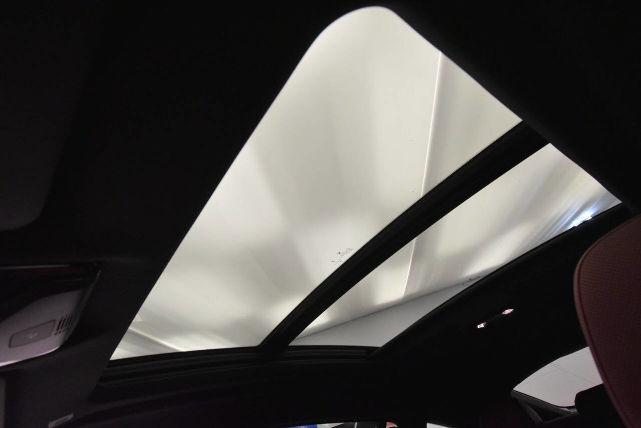 Used 2025 BMW X6 xDrive40i w/ Climate Comfort Package image 44