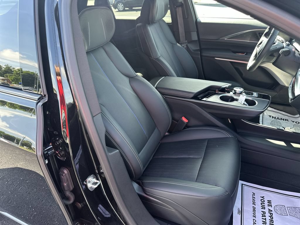 New 2026 Cadillac Lyriq V AWD/4WD image 30
