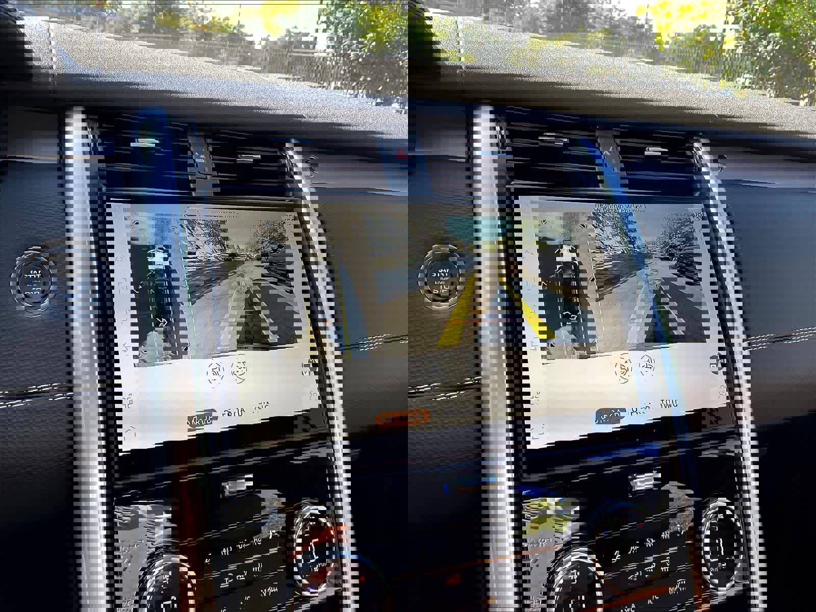 New 2025 Land Rover Discovery Dynamic SE image 20