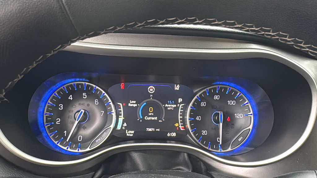 Used 2023 Chrysler Pacifica Touring-L FWD image 17