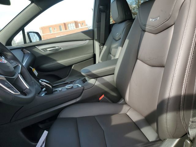 New 2026 Cadillac XT5 Luxury w/ LPO, Floor Liner Package image 23