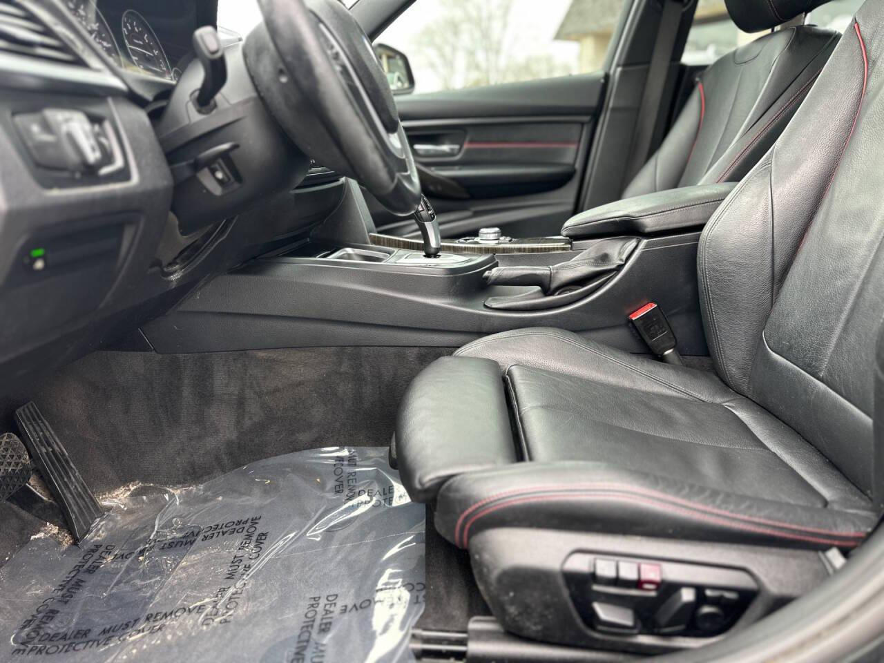 Used 2013 BMW 335i xDrive Sedan AWD/4WD image 17