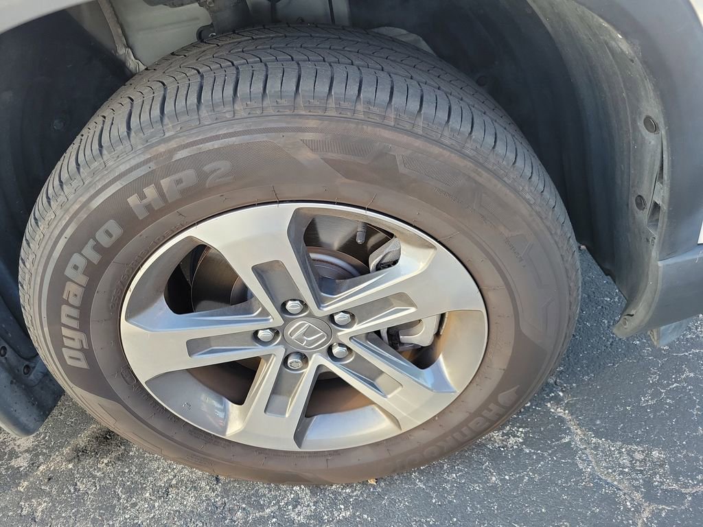 Used 2025 Honda Pilot EX-L image 9