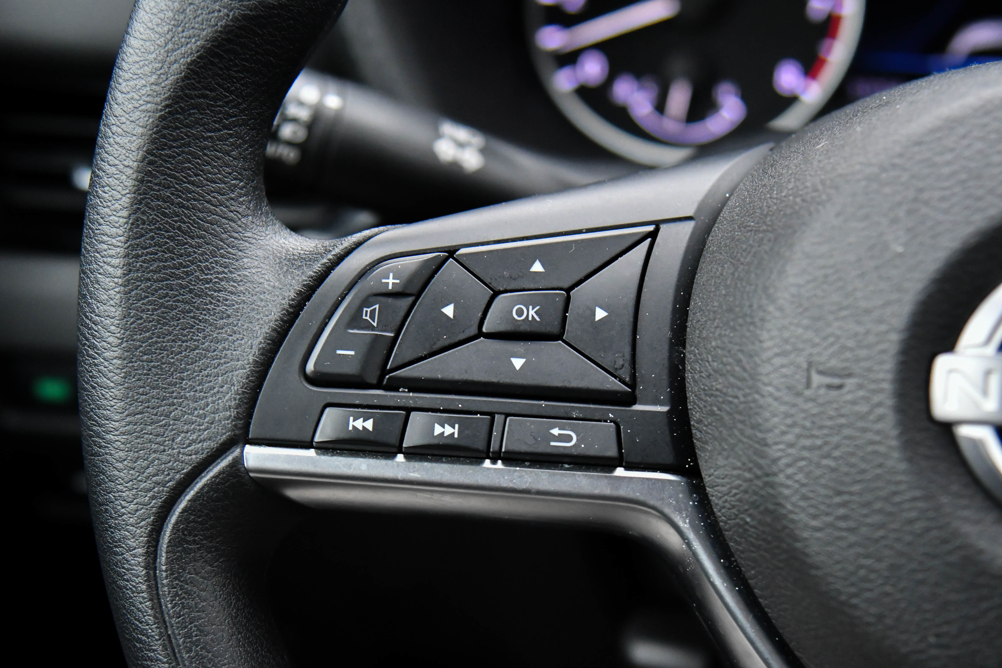 Used 2024 Nissan Sentra SV image 28