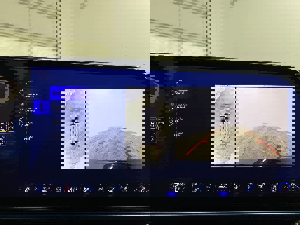 Used 2025 Chevrolet Equinox EV LT w/ Convenience Package image 24