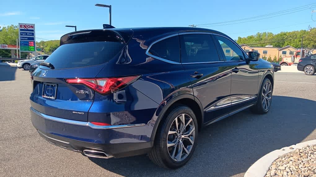 Used 2024 Acura MDX SH-AWD w/ Technology Package image 3
