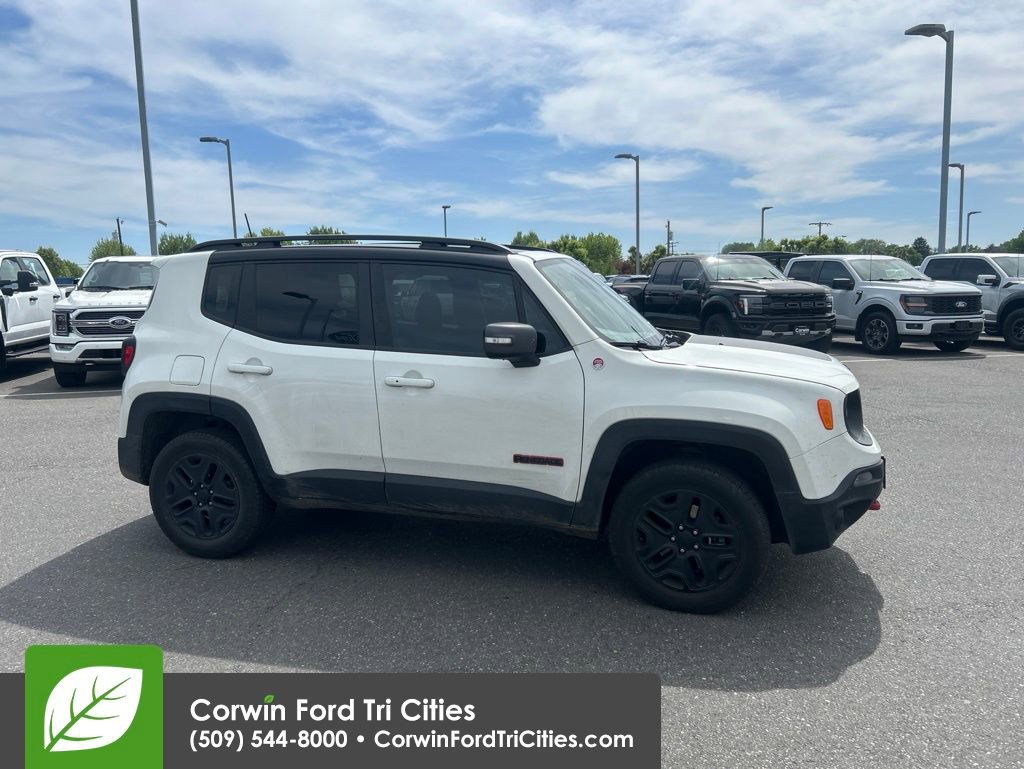 Used 2018 Jeep Renegade Trailhawk AWD/4WD image 8
