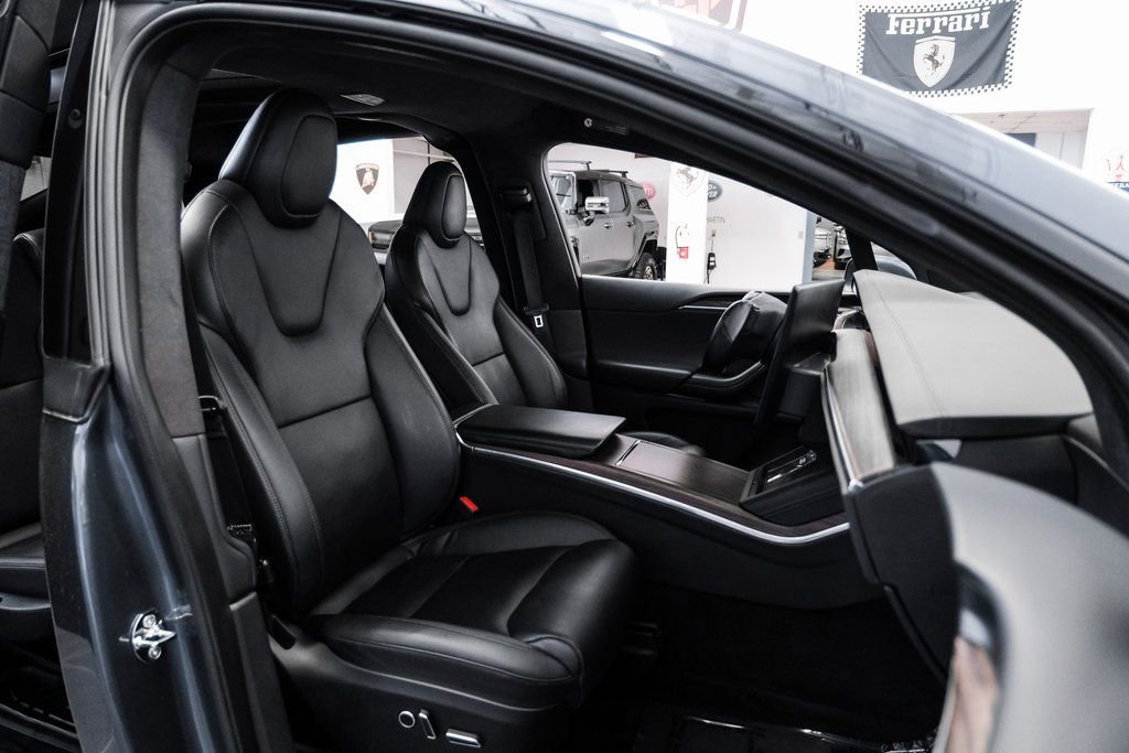 Used 2022 Tesla Model X image 35