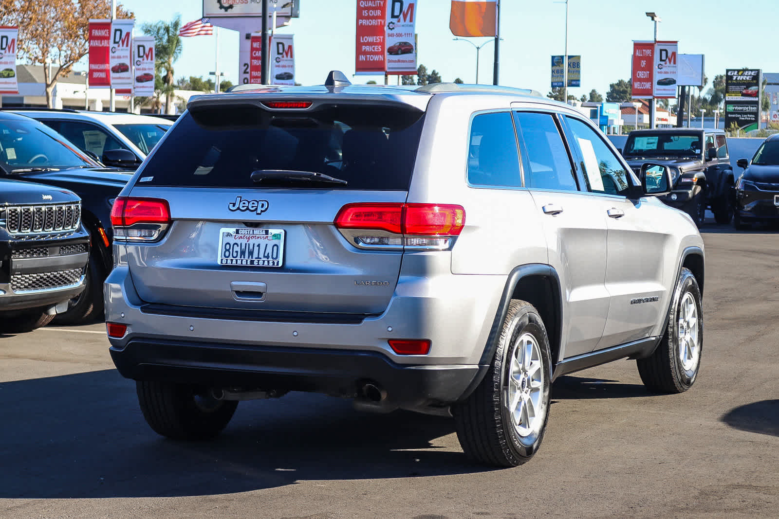 Used 2018 Jeep Grand Cherokee Laredo RWD image 4