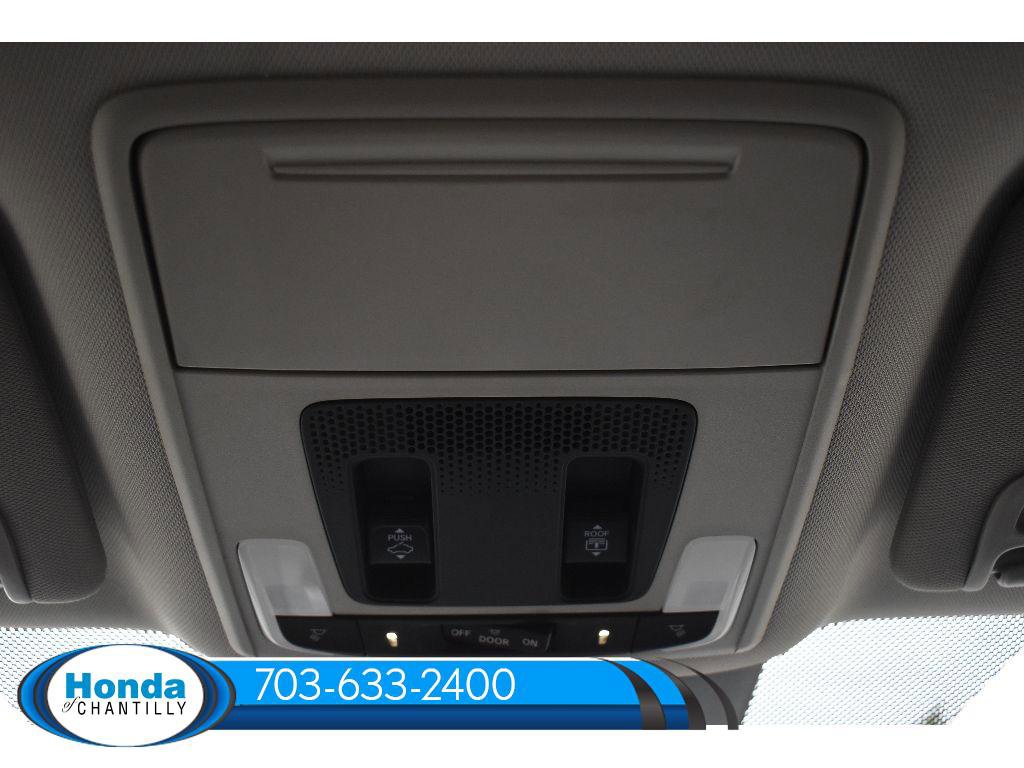 New 2025 Honda Pilot Touring image 19