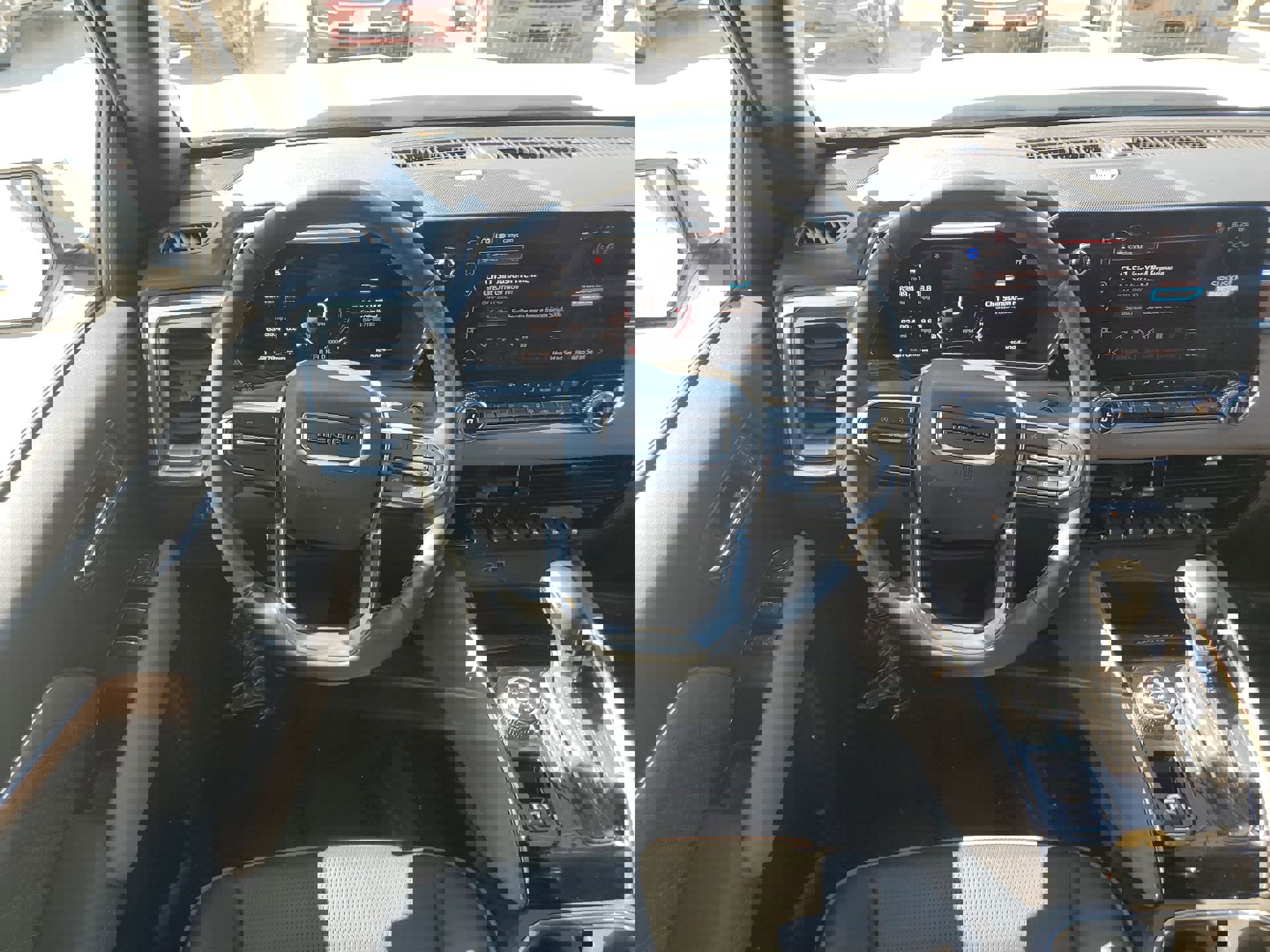 Used 2025 GMC Canyon Denali image 18