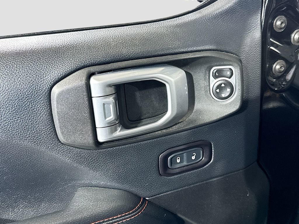 Used 2018 Jeep Wrangler Unlimited Rubicon w/ Uconnect 4C Nav & Sound Group image 14