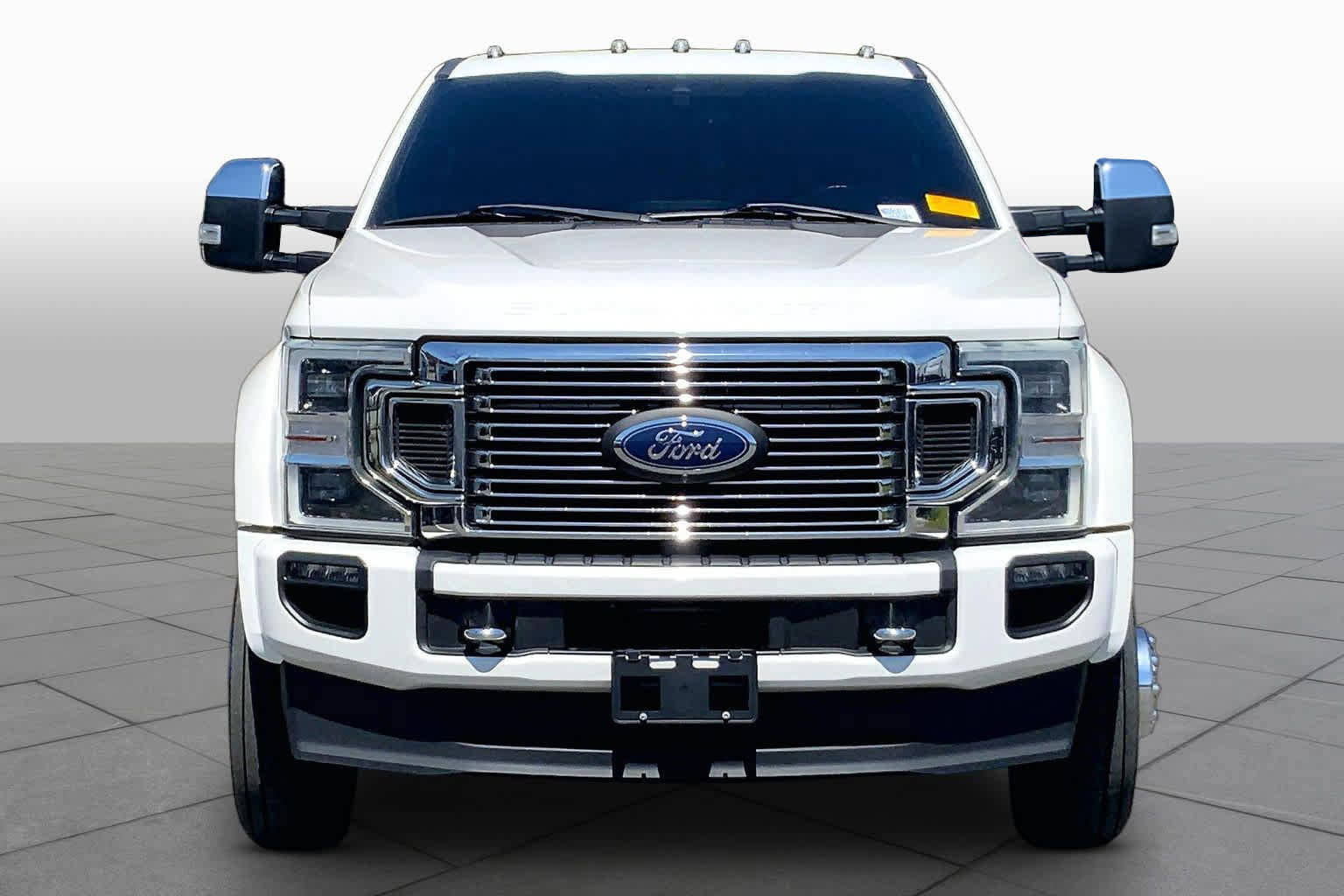 Used 2022 Ford F450 Platinum w/ FX4 Off-Road Package image 4