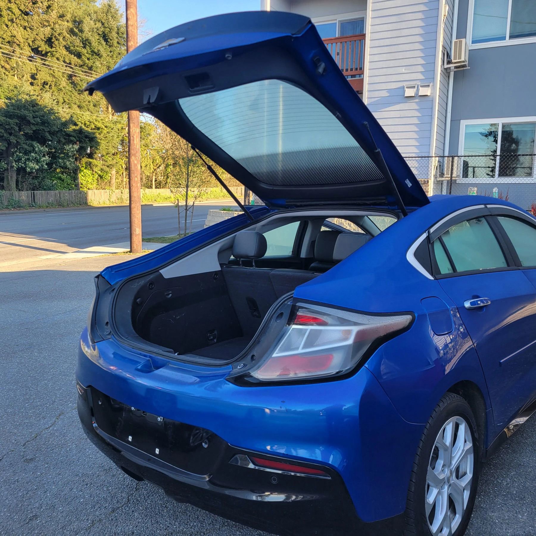 Used 2017 Chevrolet Volt Premier w/ Driver Confidence II Package image 2