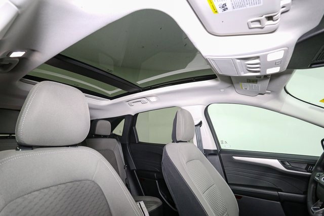 Used 2022 Ford Escape SE w/ SE Sport Appearance Package image 18