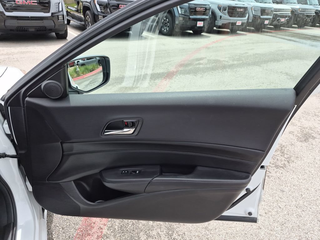 Used 2015 Acura ILX w/ Technology Package FWD image 36