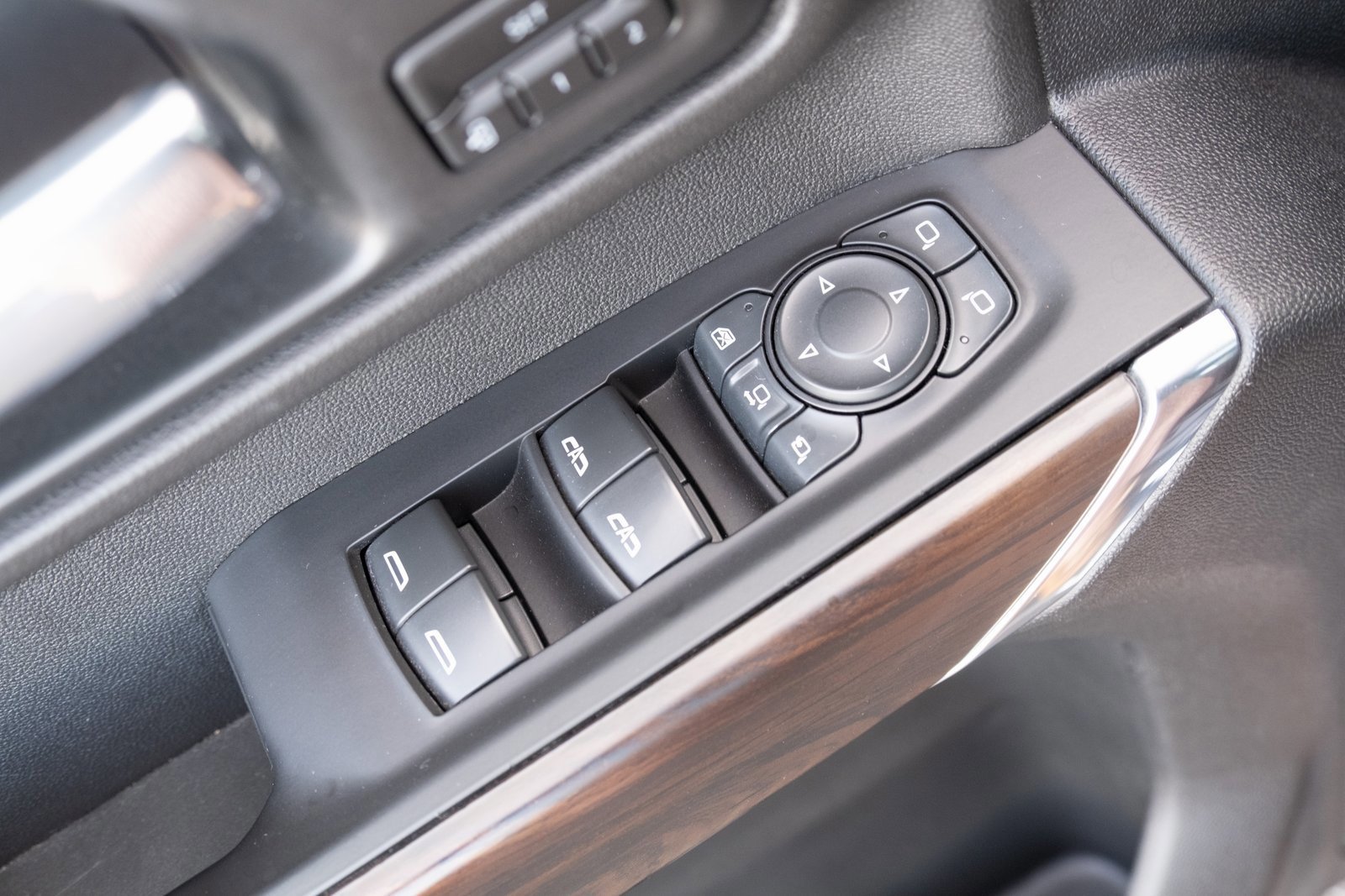 Used 2021 GMC Sierra 3500 SLT w/ SLT Premium Package image 17