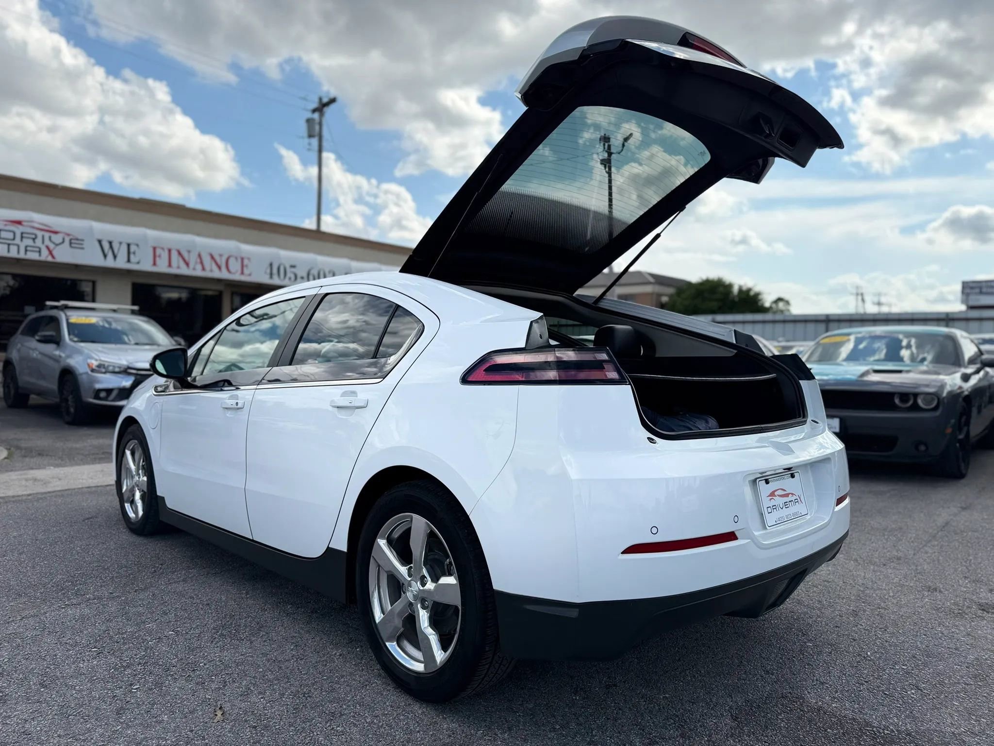 Used 2012 Chevrolet Volt Premium w/ Premium Trim Package FWD image 9
