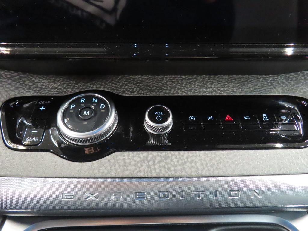 Used 2025 Ford Expedition Tremor AWD/4WD image 54