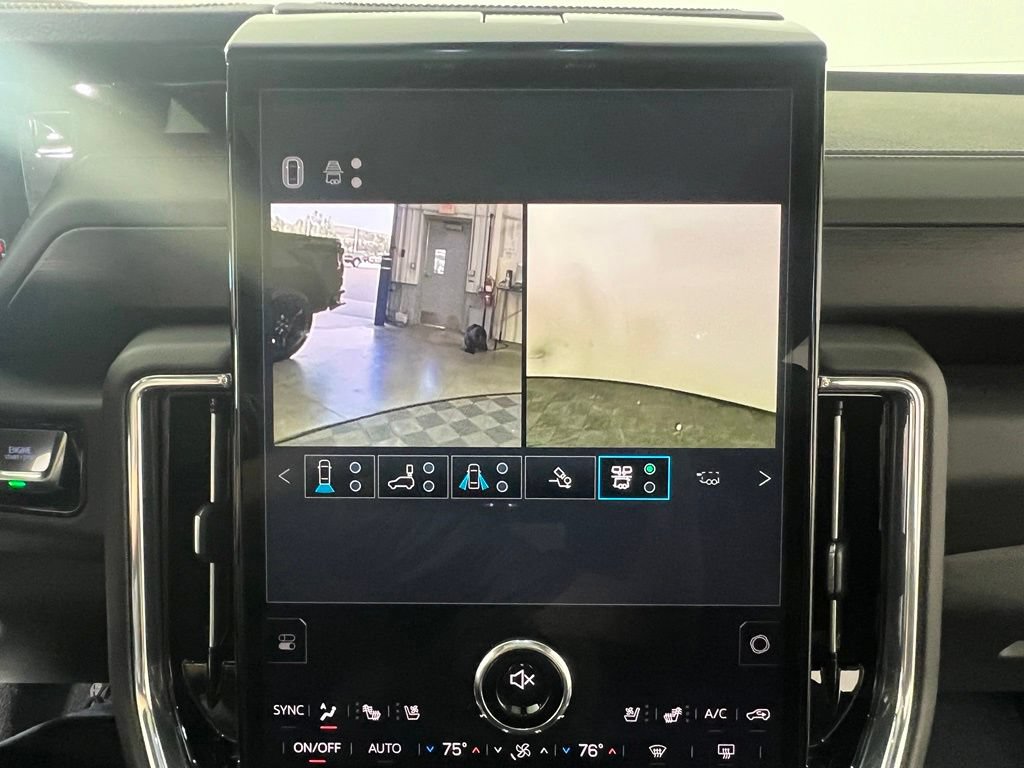 Used 2025 GMC Yukon XL Denali w/ Denali Reserve Package AWD/4WD image 36