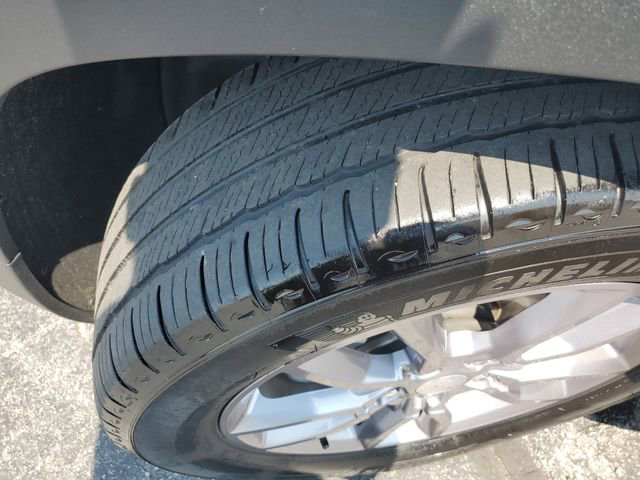 Used 2023 GMC Terrain SLT image 37