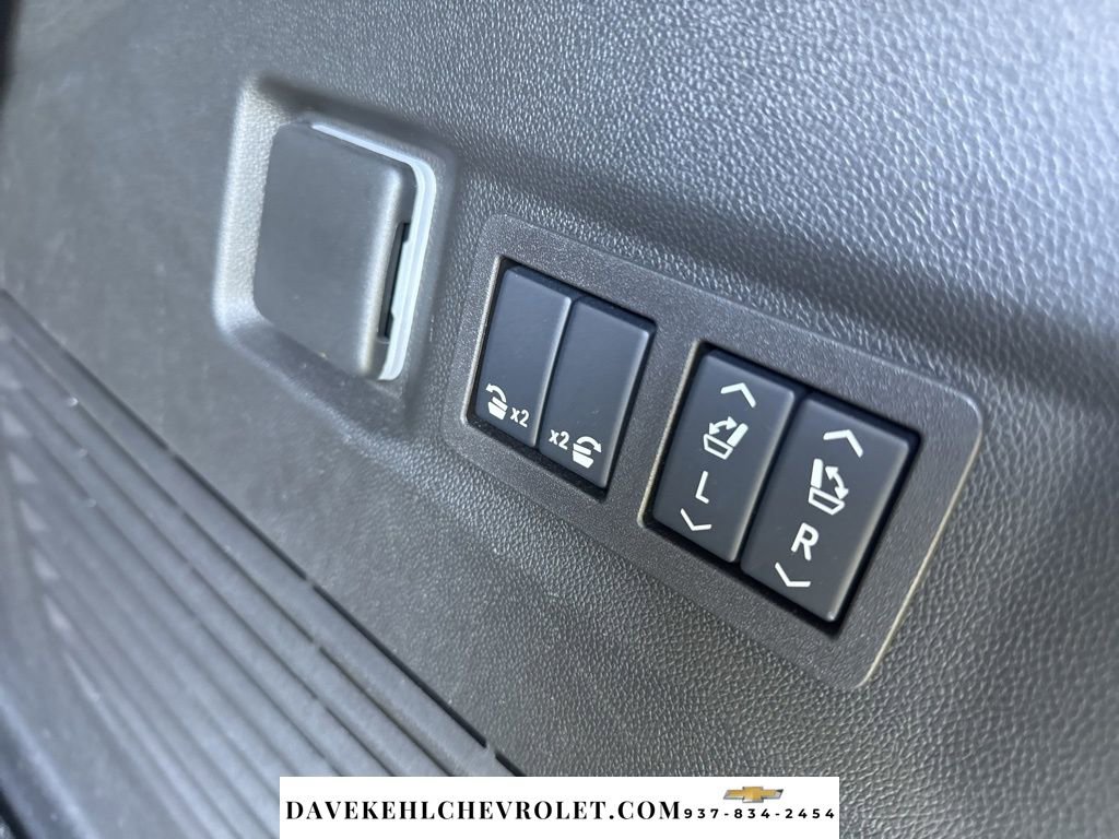 Used 2025 Chevrolet Tahoe Premier AWD/4WD image 31