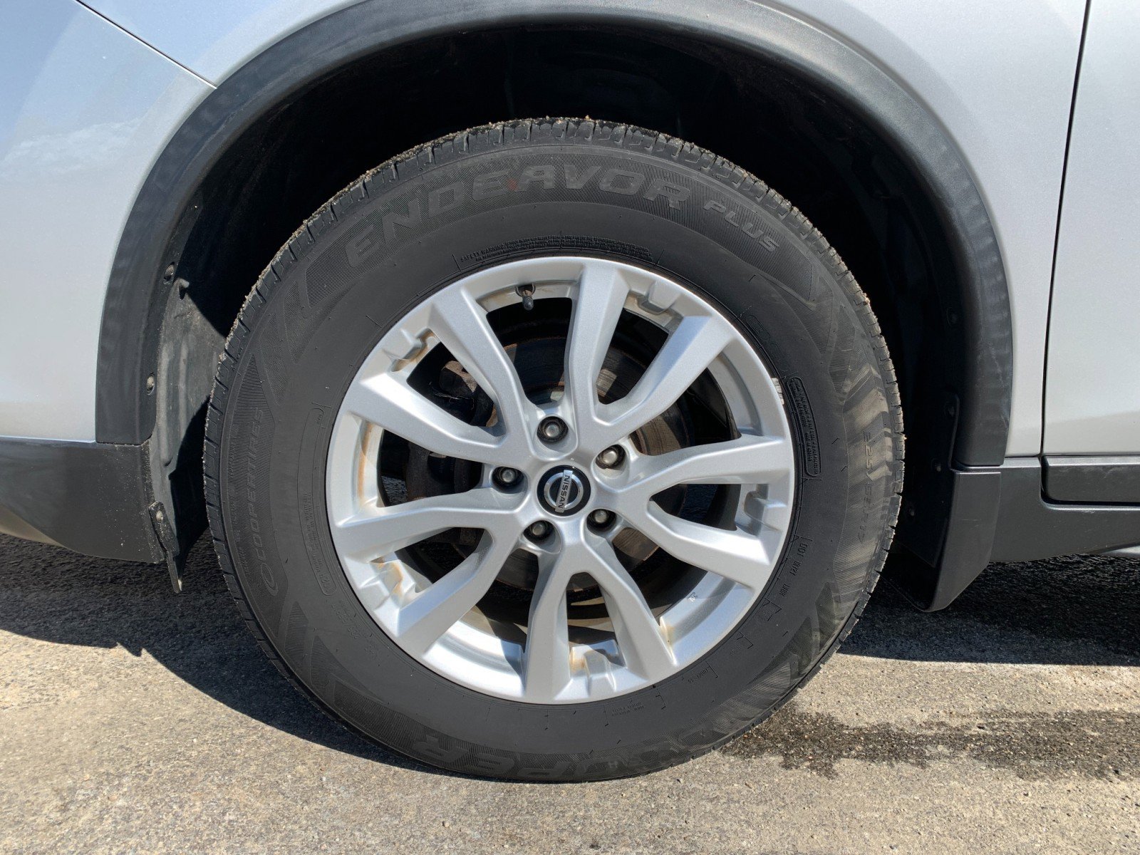 Used 2017 Nissan Rogue SV image 36